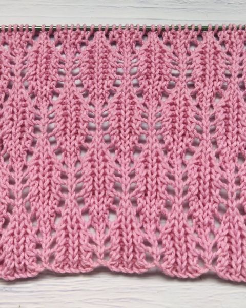 Ажурный узор с листьями спицами